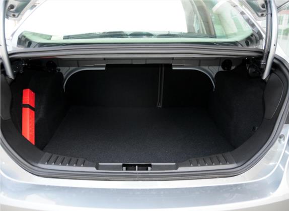 福克斯 2012款 三厢 1.6L 手动舒适型 车厢座椅   后备厢