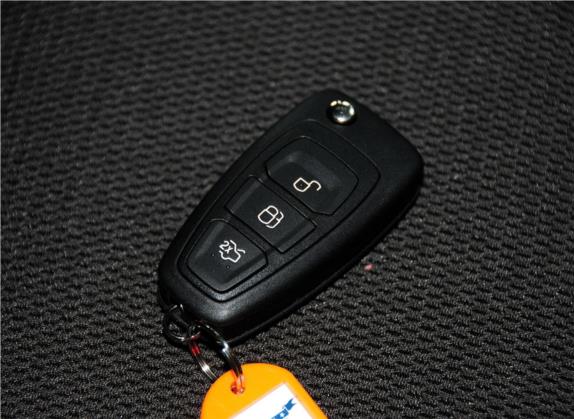 福克斯 2012款 三厢 1.6L 自动舒适型 其他细节类   钥匙