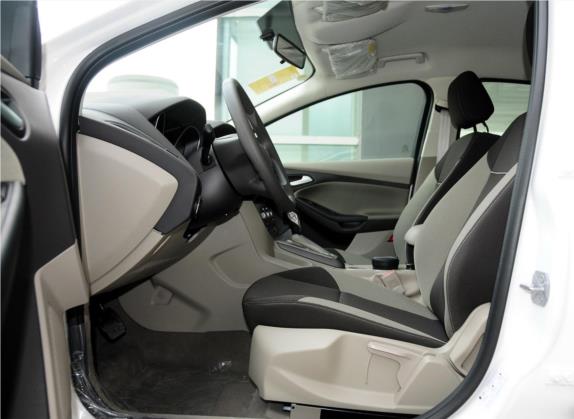 福克斯 2012款 三厢 1.6L 自动舒适型 车厢座椅   前排空间