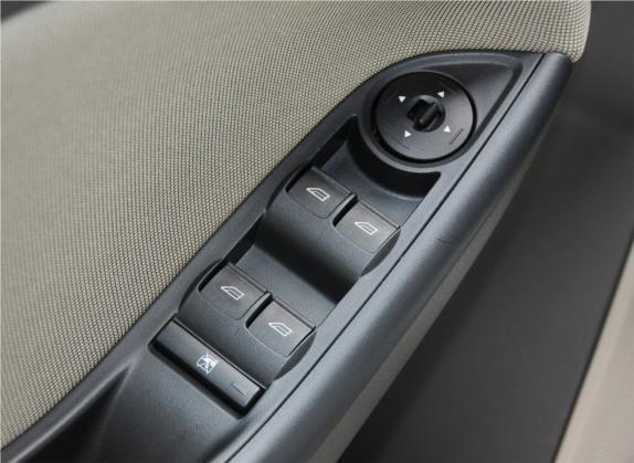 福克斯 2012款 三厢 1.6L 自动舒适型 车厢座椅   门窗控制