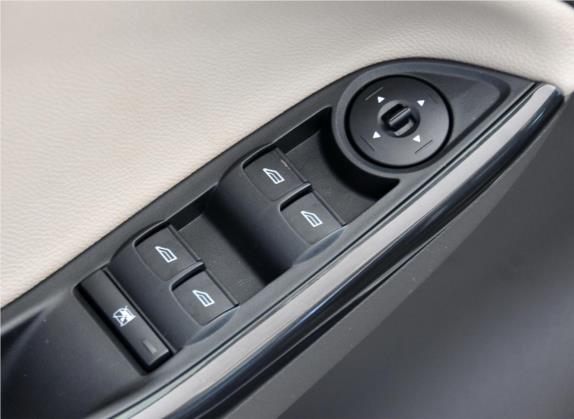 福克斯 2012款 三厢 1.6L 手动风尚型 车厢座椅   门窗控制