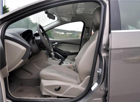 福克斯 2012款 三厢 1.6L 自动尊贵型 车厢座椅   前排空间