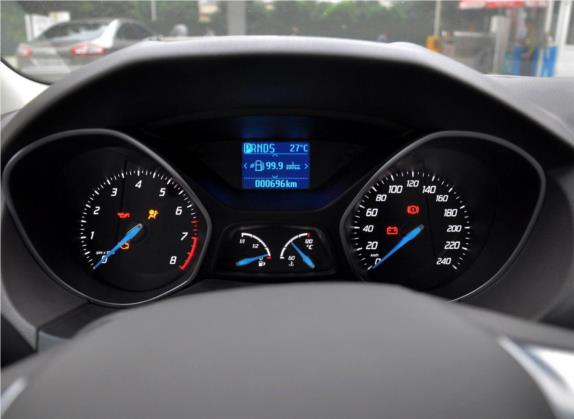 福克斯 2012款 三厢 1.6L 自动尊贵型 中控类   仪表盘