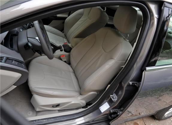 福克斯 2012款 三厢 2.0L 自动旗舰型 车厢座椅   前排空间