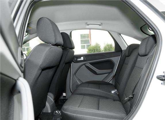 福克斯 2013款 两厢经典 1.8L 手动基本型 车厢座椅   后排空间