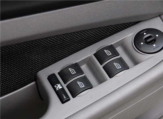 福克斯 2013款 两厢经典 1.8L 手动基本型 车厢座椅   门窗控制
