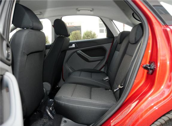 福克斯 2013款 两厢经典 1.8L 自动基本型 车厢座椅   后排空间