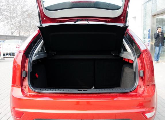 福克斯 2013款 两厢经典 1.8L 自动基本型 车厢座椅   后备厢