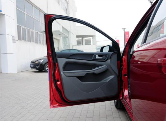 福克斯 2013款 两厢经典 1.8L 自动基本型 车厢座椅   前门板