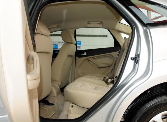 福克斯 2013款 三厢经典 1.8L 手动基本型 车厢座椅   后排空间