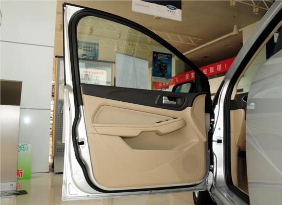 福克斯 2013款 三厢经典 1.8L 手动基本型 车厢座椅   前门板