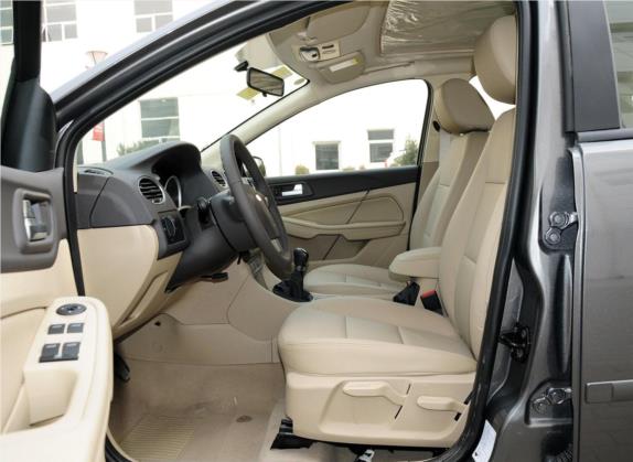 福克斯 2013款 三厢经典 1.8L 手动时尚型 车厢座椅   前排空间