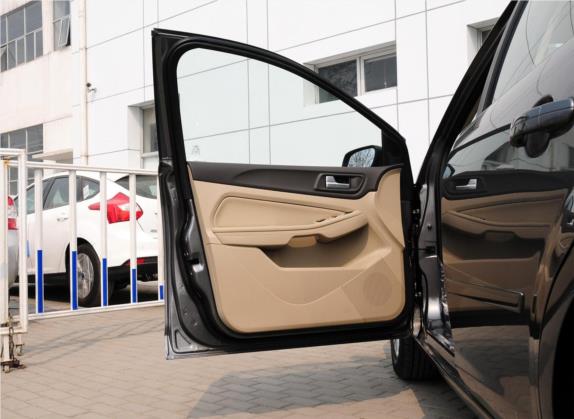福克斯 2013款 三厢经典 1.8L 手动时尚型 车厢座椅   前门板