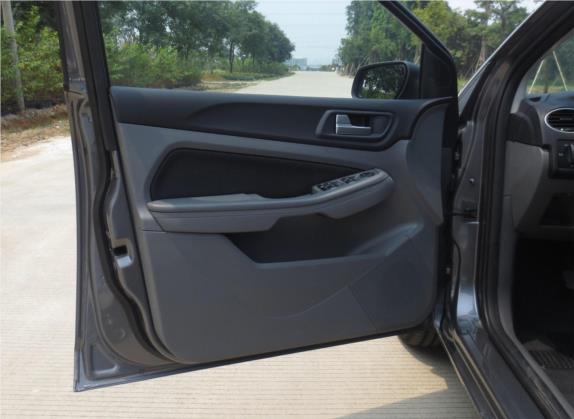 福克斯 2013款 两厢经典 1.8L 手动百万纪念版 车厢座椅   前门板