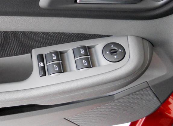 福克斯 2013款 两厢经典 1.8L 自动百万纪念版 车厢座椅   门窗控制