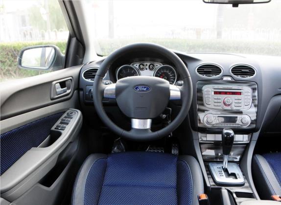 福克斯 2014款 两厢经典 1.8L 自动酷白典藏版 中控类   驾驶位