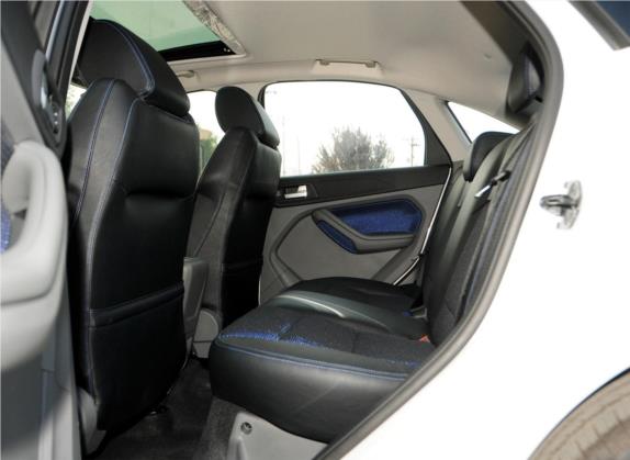 福克斯 2014款 两厢经典 1.8L 自动酷白典藏版 车厢座椅   后排空间