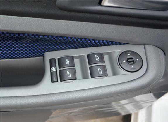福克斯 2014款 两厢经典 1.8L 手动酷白典藏版 车厢座椅   门窗控制