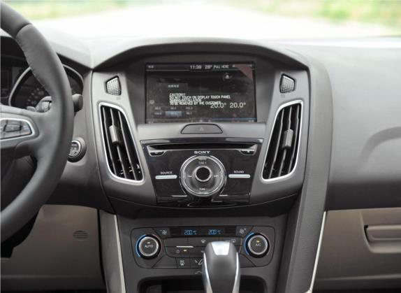 福克斯 2015款 三厢 EcoBoost 180 自动旗舰型 中控类   中控台