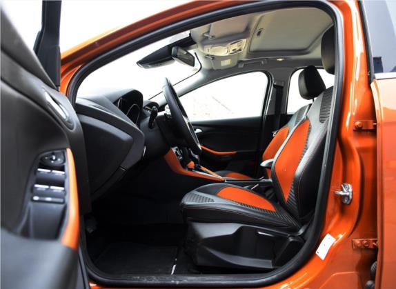 福克斯 2015款 两厢 EcoBoost 180 自动运动型 车厢座椅   前排空间