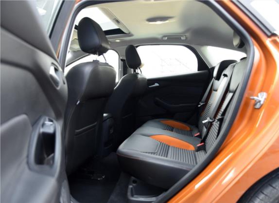 福克斯 2015款 两厢 EcoBoost 180 自动运动型 车厢座椅   后排空间