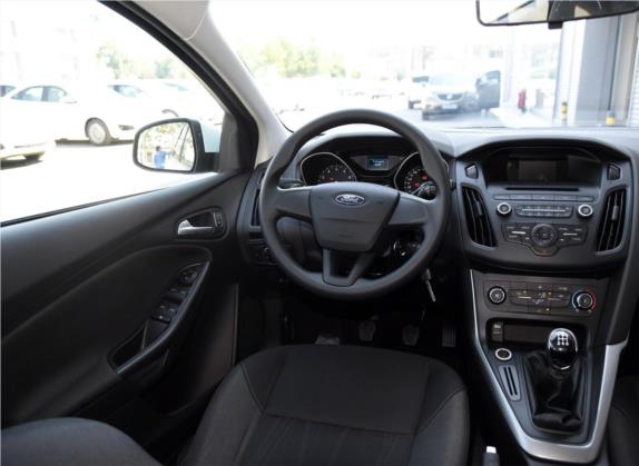 福克斯 2015款 两厢 1.6L 手动舒适型 中控类   驾驶位