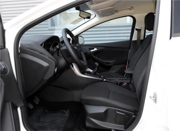 福克斯 2015款 两厢 1.6L 手动舒适型 车厢座椅   前排空间