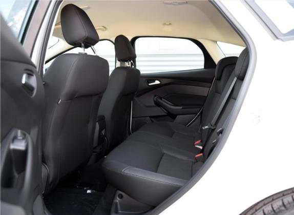 福克斯 2015款 两厢 1.6L 手动舒适型 车厢座椅   后排空间
