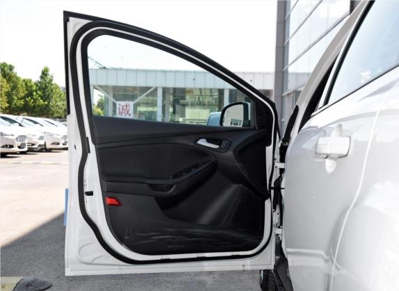 福克斯 2015款 两厢 1.6L 手动舒适型 车厢座椅   前门板