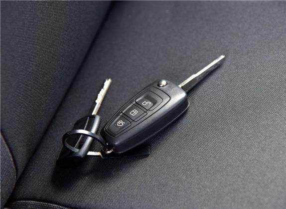 福克斯 2015款 两厢 1.6L 自动舒适型 其他细节类   钥匙