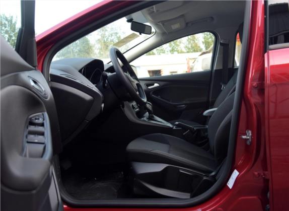 福克斯 2015款 两厢 1.6L 自动舒适型 车厢座椅   前排空间