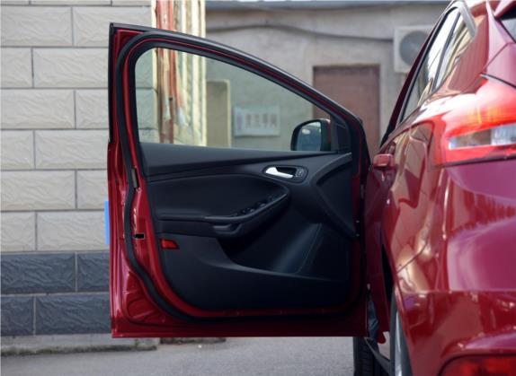 福克斯 2015款 两厢 1.6L 自动舒适型 车厢座椅   前门板