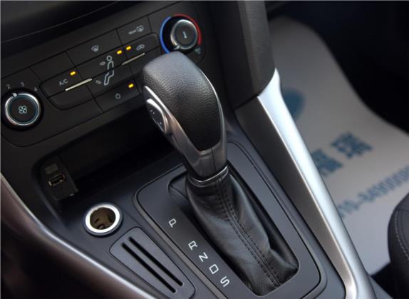 福克斯 2015款 两厢 1.6L 自动舒适型 中控类   挡把