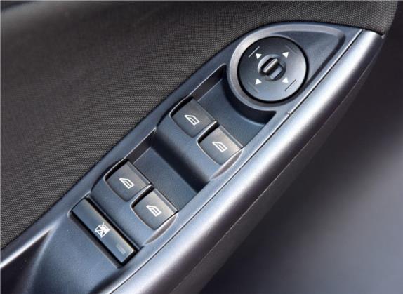 福克斯 2015款 两厢 1.6L 自动舒适型 车厢座椅   门窗控制