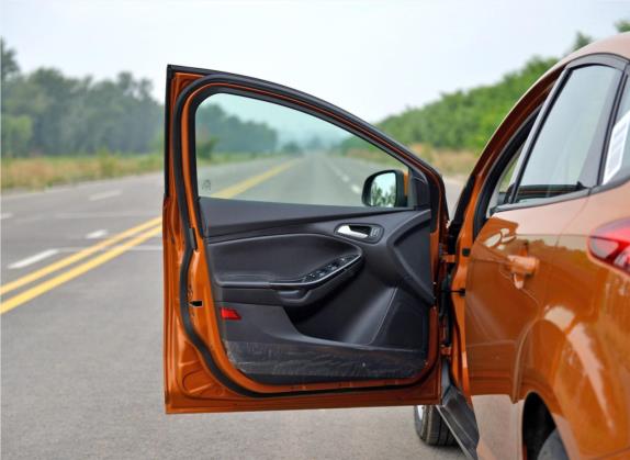 福克斯 2015款 两厢 EcoBoost 125 手动超能风尚型 车厢座椅   前门板