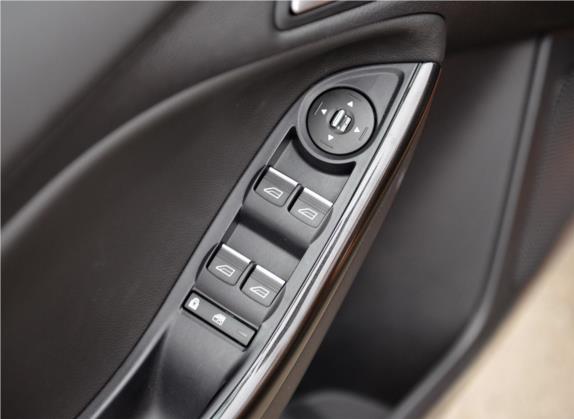 福克斯 2015款 两厢 EcoBoost 125 手动超能风尚型 车厢座椅   门窗控制