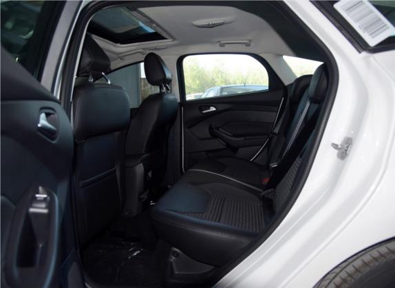 福克斯 2015款 两厢 EcoBoost 125 自动超能风尚型 车厢座椅   后排空间