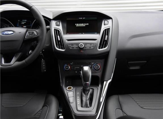 福克斯 2015款 两厢 EcoBoost 180 自动精英型 中控类   中控台
