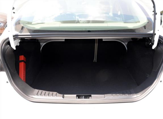 福克斯 2015款 三厢 1.6L 手动舒适型 车厢座椅   后备厢