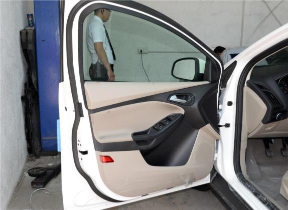 福克斯 2015款 三厢 1.6L 手动舒适型 车厢座椅   前门板