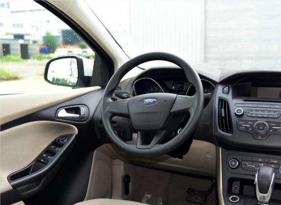 福克斯 2015款 三厢 1.6L 自动舒适型 中控类   驾驶位