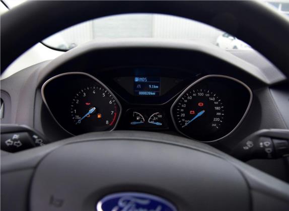 福克斯 2015款 三厢 1.6L 自动舒适型 中控类   仪表盘