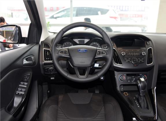 福克斯 2015款 三厢 1.6L 自动风尚型 中控类   驾驶位