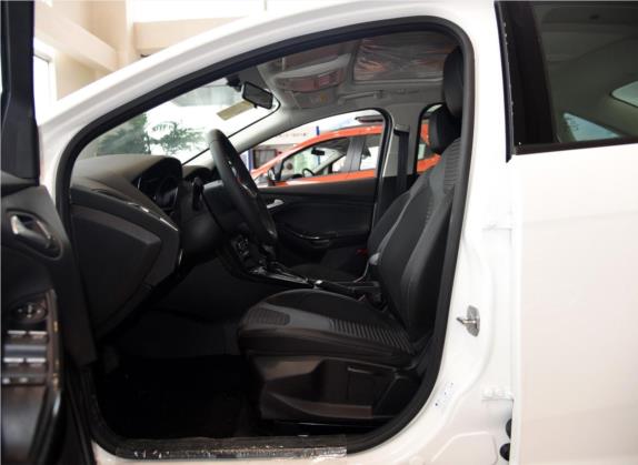 福克斯 2015款 三厢 1.6L 自动风尚型 车厢座椅   前排空间