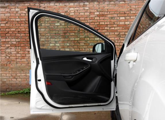 福克斯 2015款 三厢 EcoBoost 125 自动超能风尚型 车厢座椅   前门板