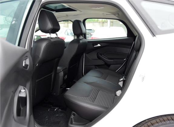 福克斯 2017款 两厢 EcoBoost 180 自动精英型 车厢座椅   后排空间
