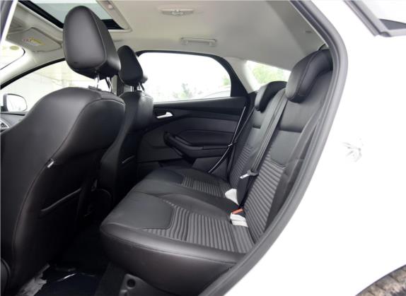 福克斯 2017款 两厢 1.6L 自动风尚型智行版 车厢座椅   后排空间
