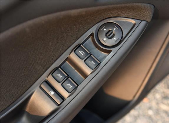 福克斯 2017款 两厢 1.6L 自动舒适型智行版 车厢座椅   门窗控制