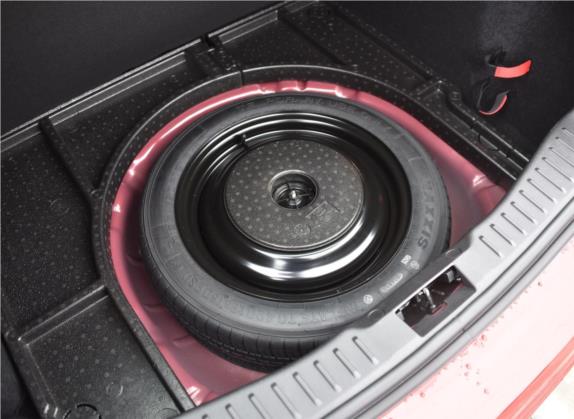 福克斯 2017款 1.5T CTCC 红黑限量版 其他细节类   备胎
