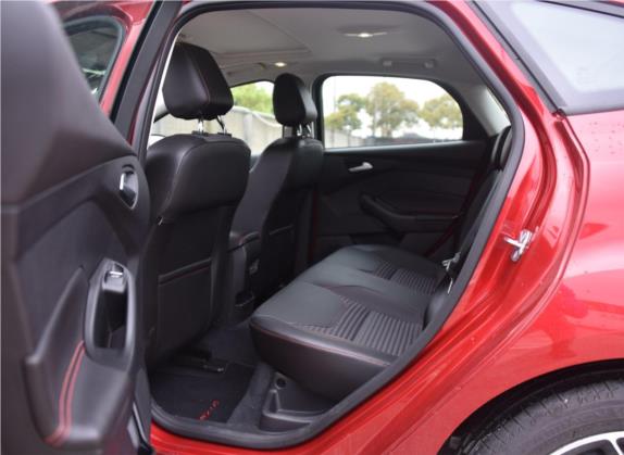 福克斯 2017款 1.5T CTCC 红黑限量版 车厢座椅   后排空间
